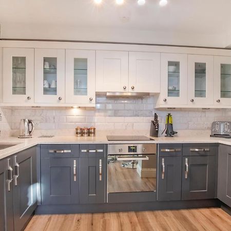 8 Blue Bridge- Elegant And Luxurious 1 Bedroom Apt- Free Parking York Extérieur photo