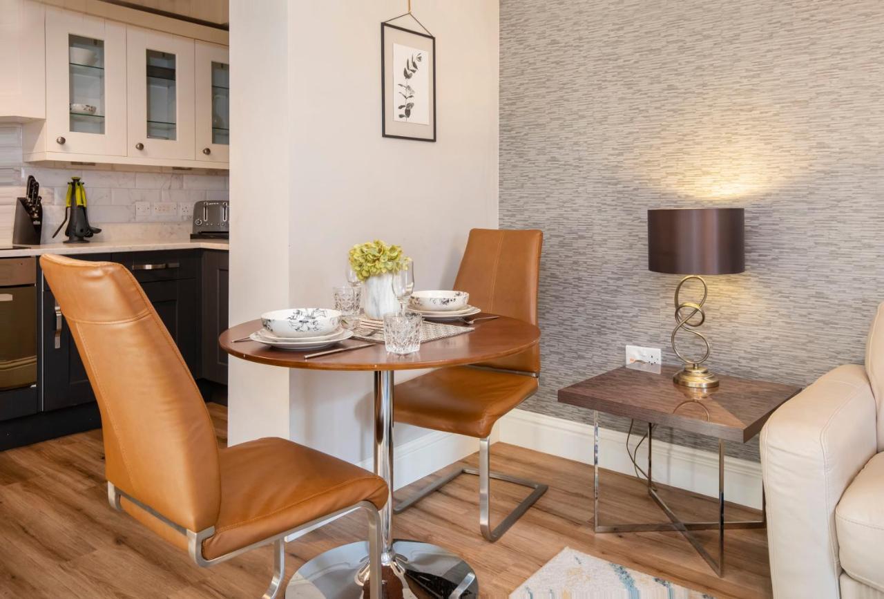 8 Blue Bridge- Elegant And Luxurious 1 Bedroom Apt- Free Parking York Extérieur photo